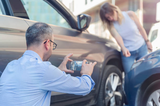 Professional Commercial Auto Insurance technician working in Largo, FL